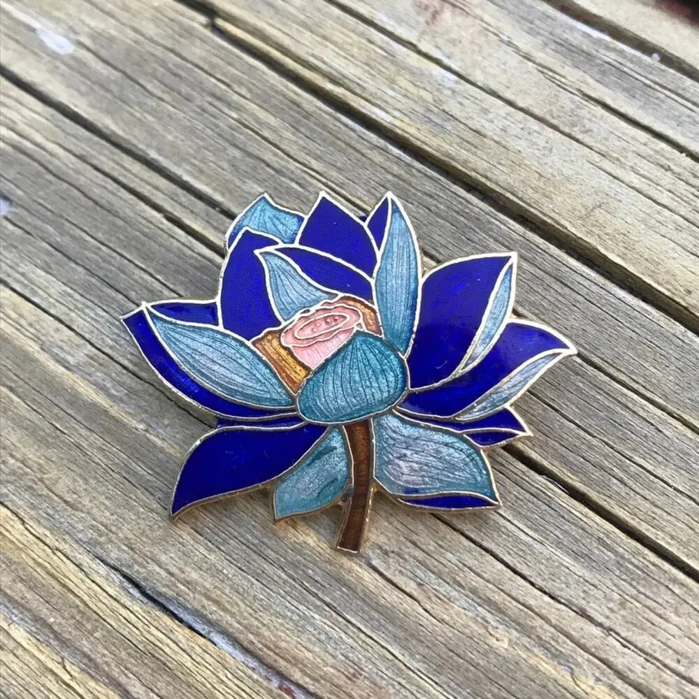 Waterlily Cloisonne Pin / Brooch gold tone back